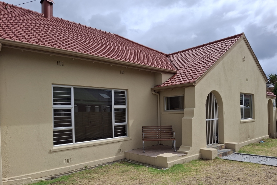 4 Bedroom Property for Sale in Strand North Western Cape